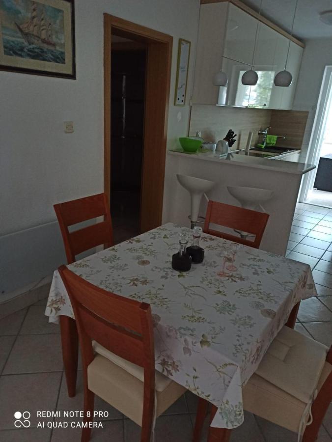 Apartman Robertino 1966 Makarska Bagian luar foto