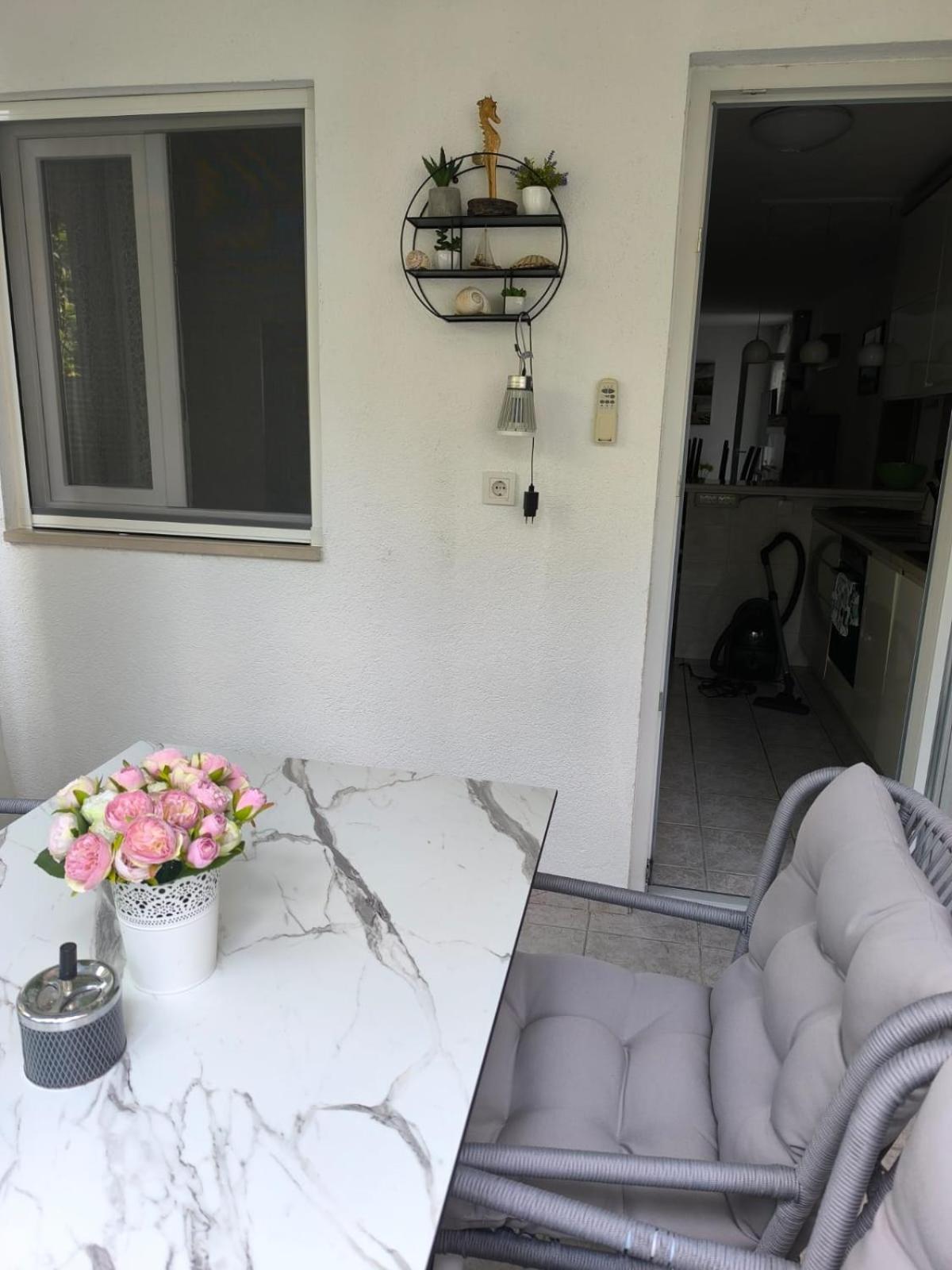 Apartman Robertino 1966 Makarska Bagian luar foto