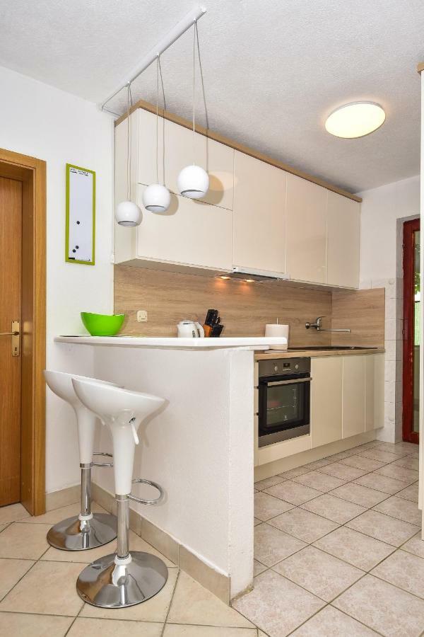 Apartman Robertino 1966 Makarska Bagian luar foto